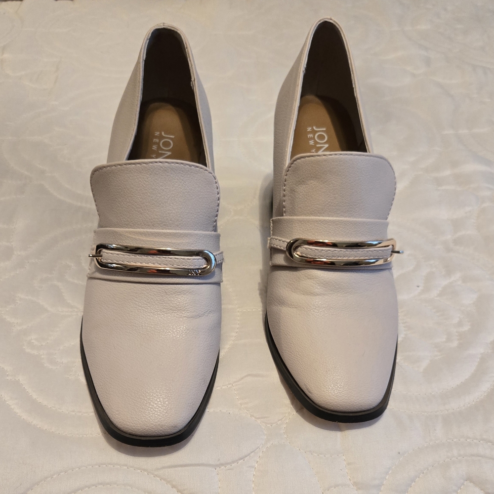 Jones New York Women's Cream Loafers